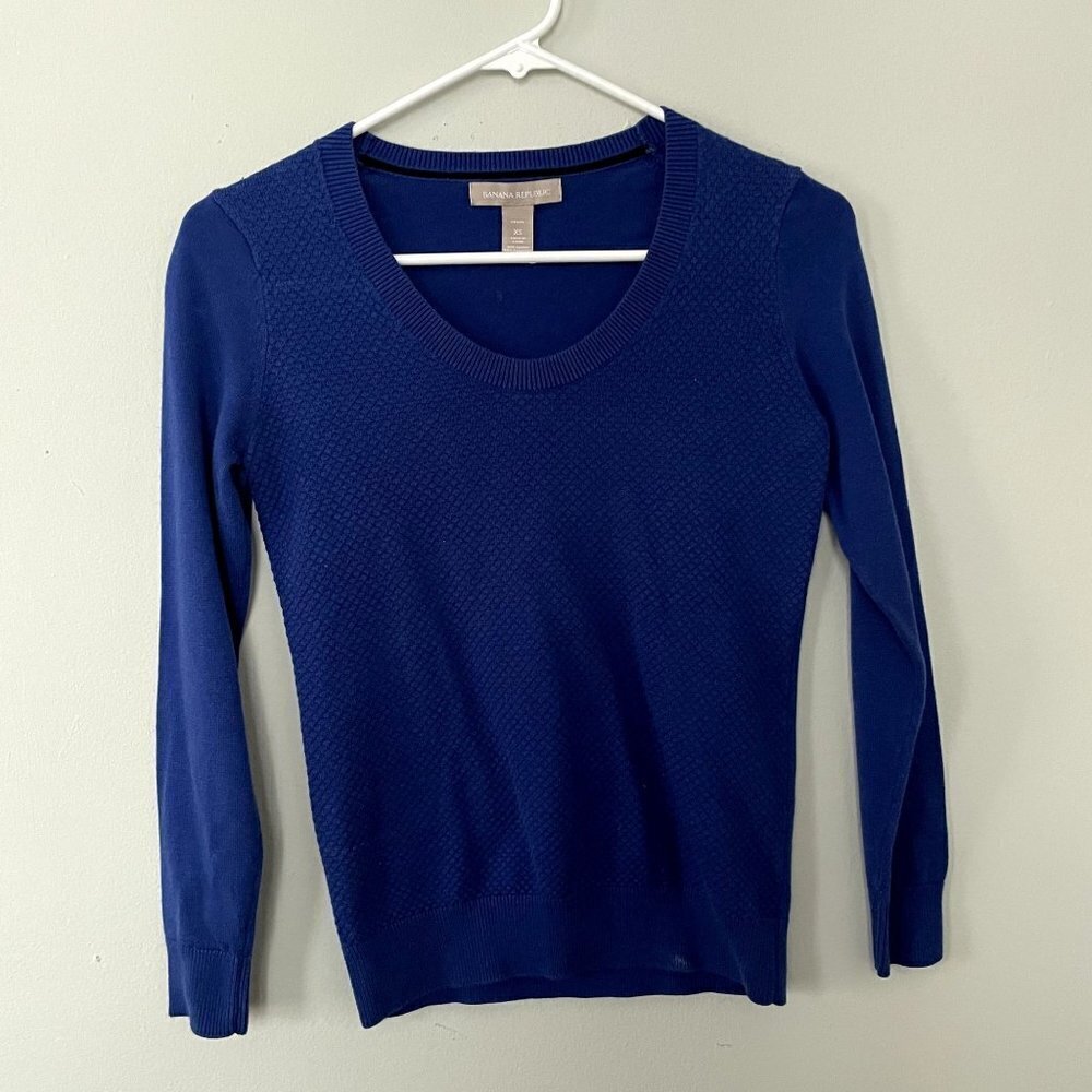 Banana Republic royal blue long sleeved knit sweater comfortable casual top
